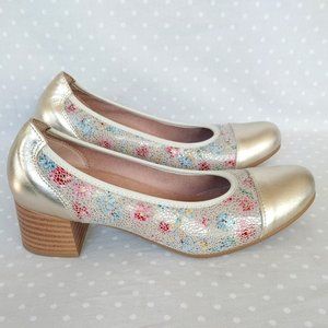 Pitillos Metallic Gold Block Heel Pump with Cap Toe and Heel